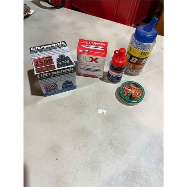 BBs pellets CO2 cartridges