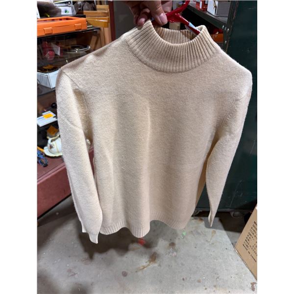 Lyle and Scott wool sweater size 34
