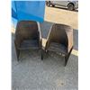 Image 1 : 2 stacking chairs