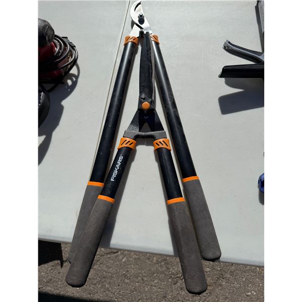 FISKARS  Clippers and pruner