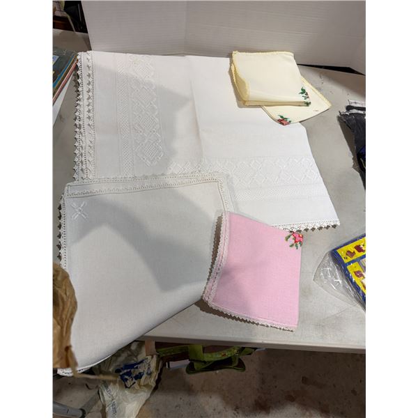 Tail linens and napkins