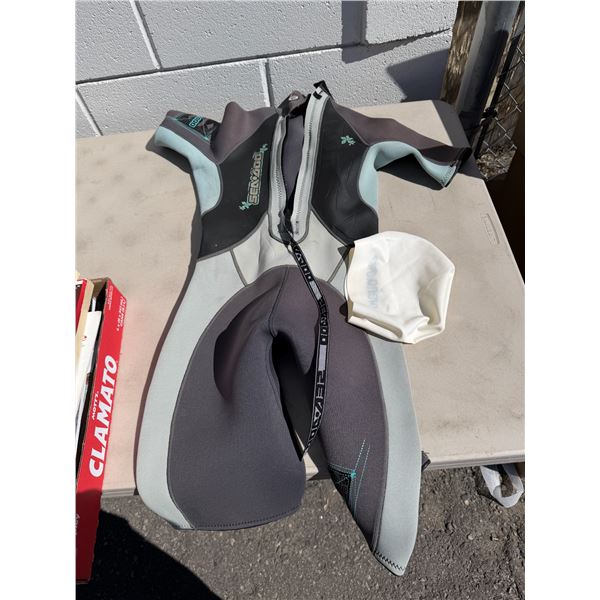 SEA  DOO women's size 9/10