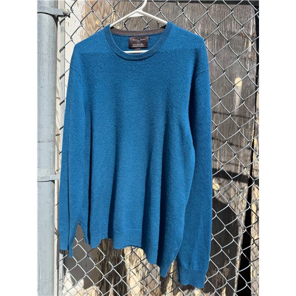 Black and brown extra large sweat sweater has repair. See picture.