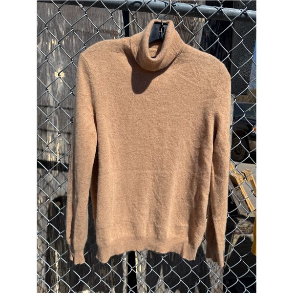 Lord and Taylor cASHMERE sweater XL