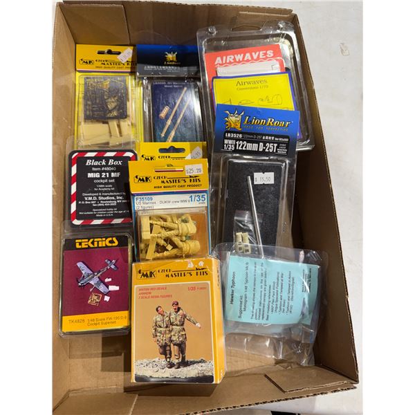 Modeling, accessories, black box, lion roar, and other