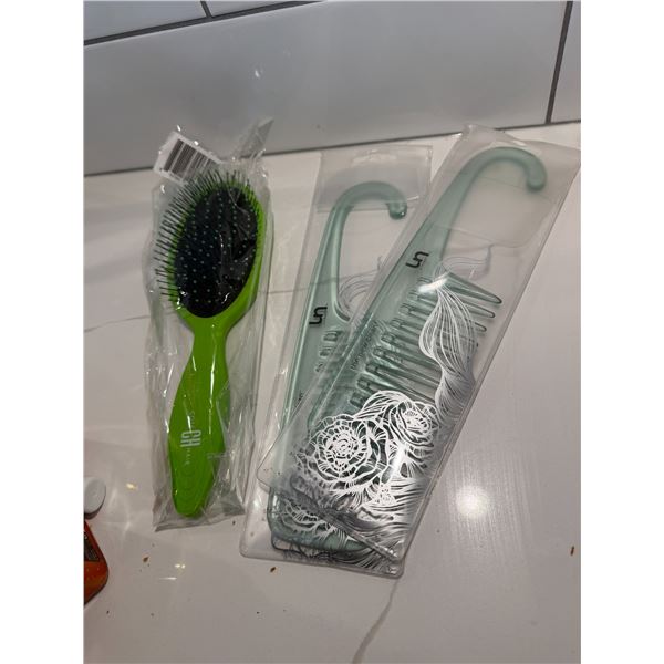 Brush & Combs