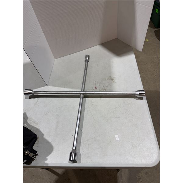 Large Tire iron