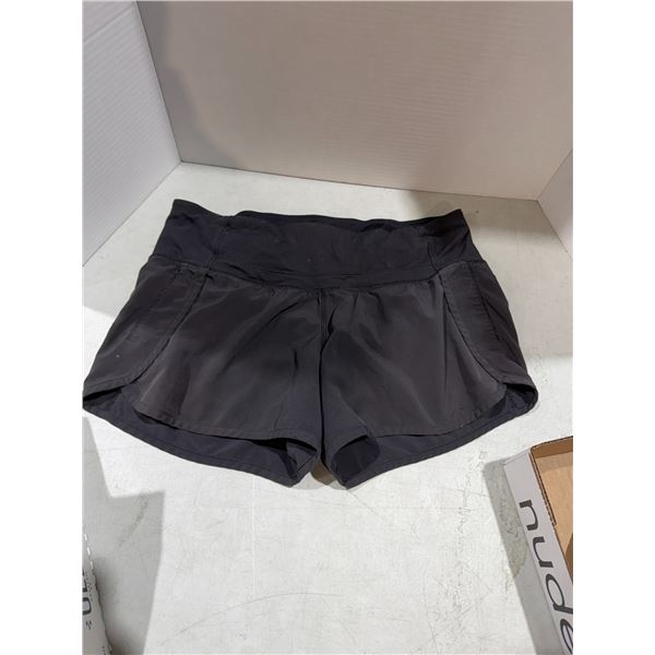 Lulu shorts size 6