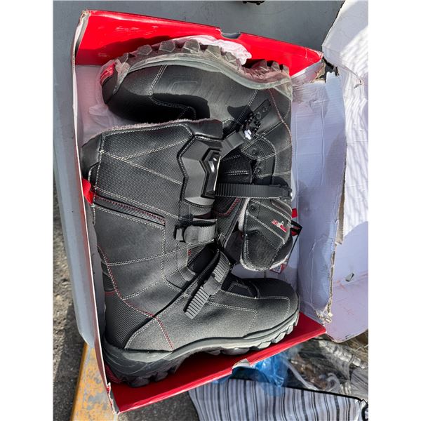 NWT motor fist boots