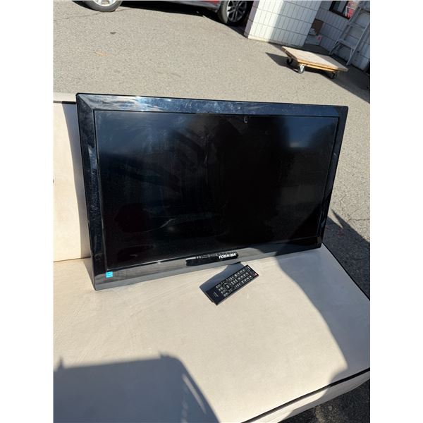 Toshiba 32 inch TV with remote