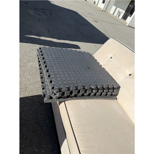 6 foam mats