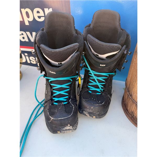 Snowboard boots size 12