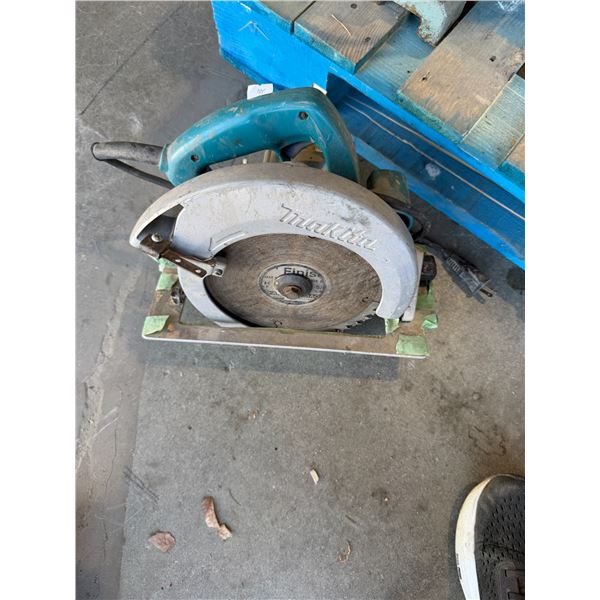 Makita saw