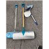 Image 1 : Shovels and other items