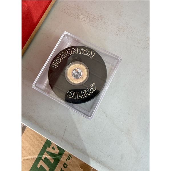 Edmonton Oilers puck
