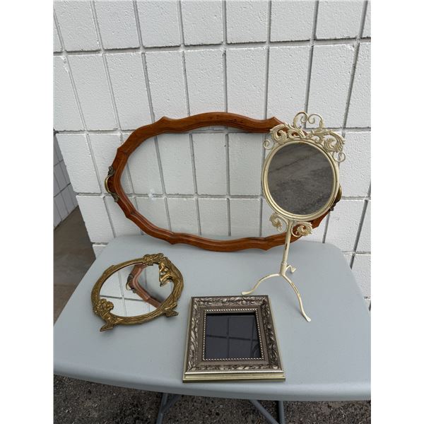 Mirrors . Tray and frame