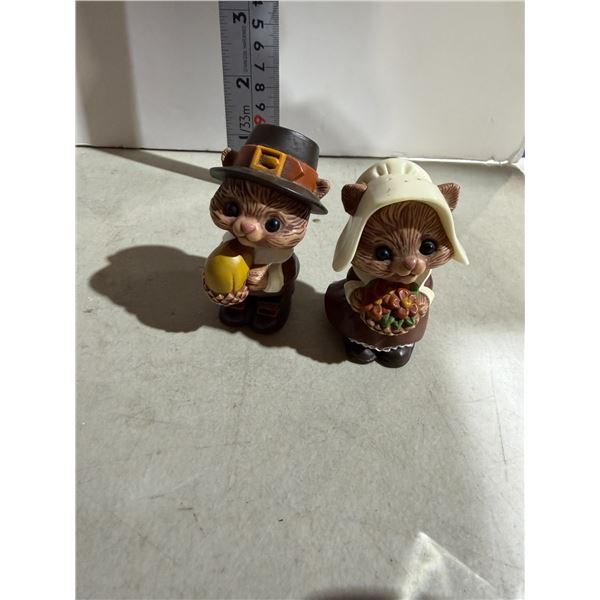Vintage hallmark Thanksgiving salt and pepper