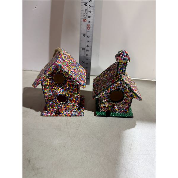 2 miniature bird houses