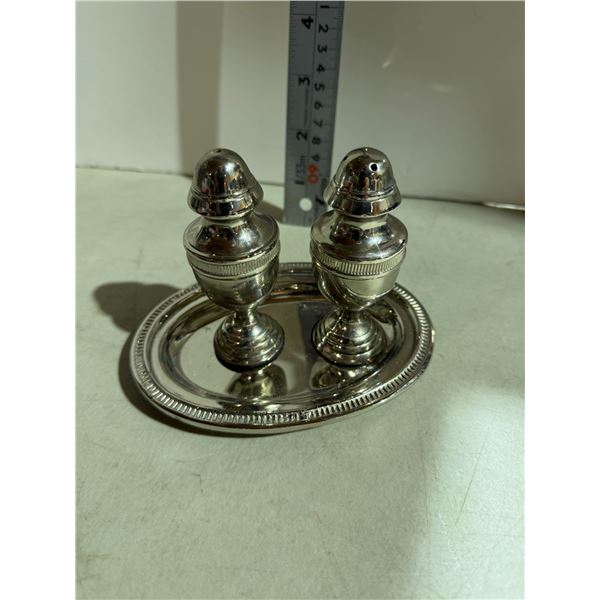 Salt, pepper, trace set