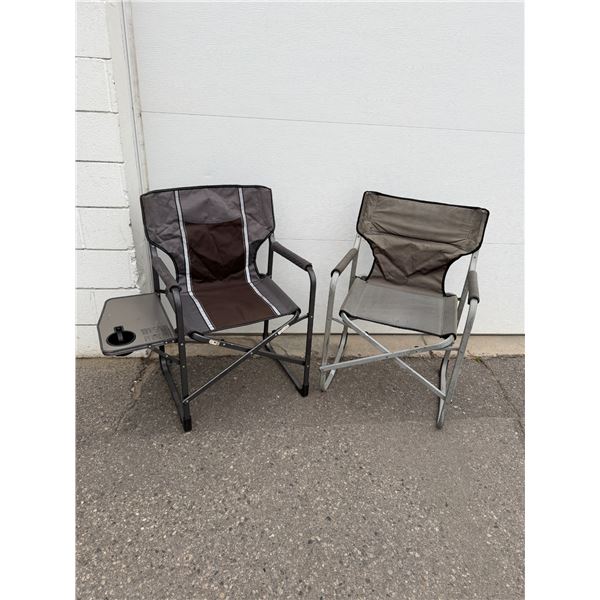 2 folding chairs
