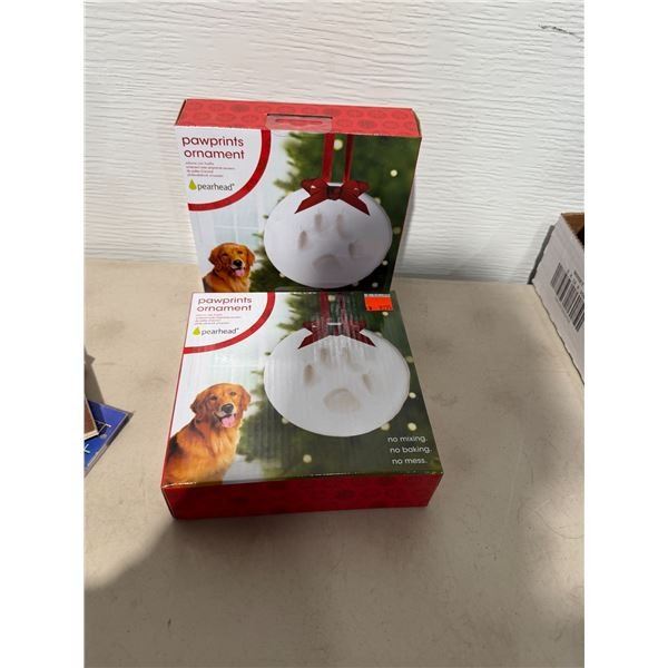 Paw prints ornaments