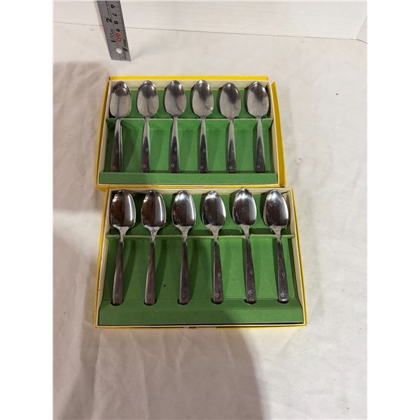 Grapefruit, spoons and dessert, spoons