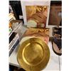 Image 1 : Charger plates