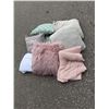 Image 1 : Pillows and blankets