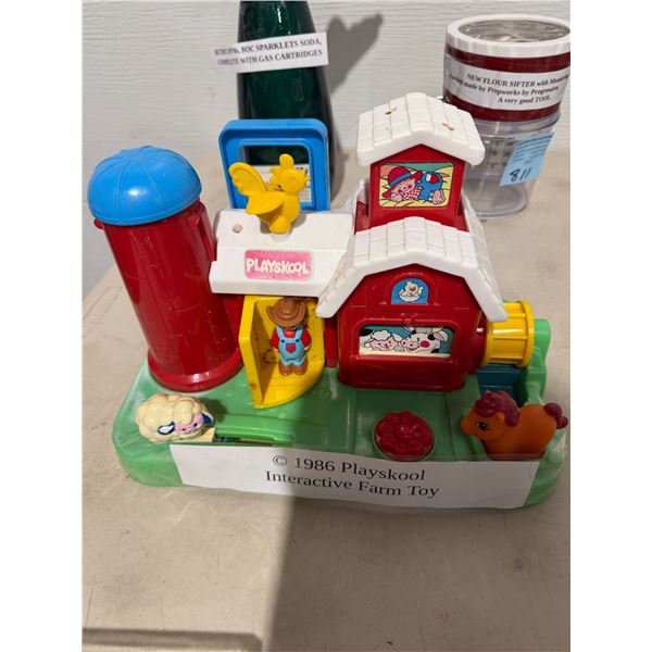 PLAYSKOOL interactive farm toy 1986