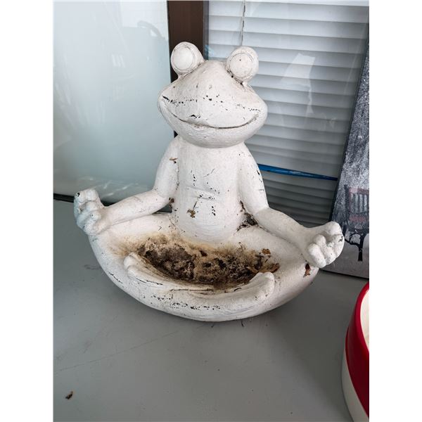 Frog decor