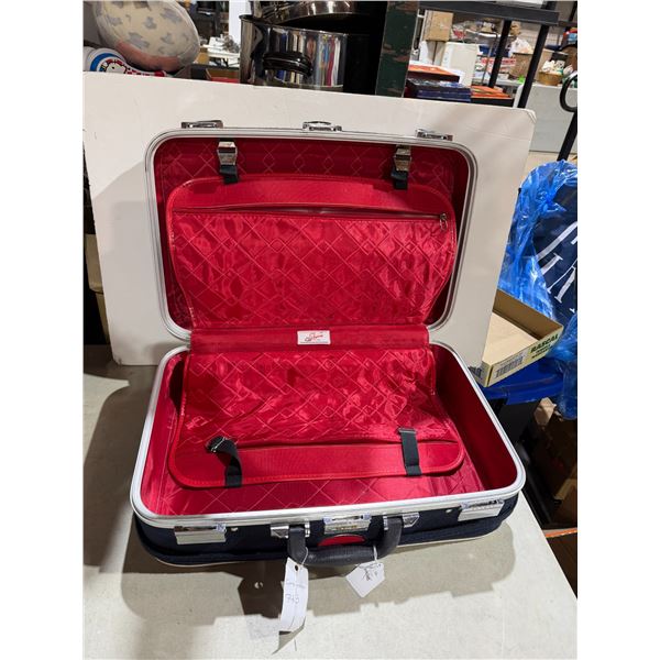 Vintage skyway Usa rolling luggage excellent condition