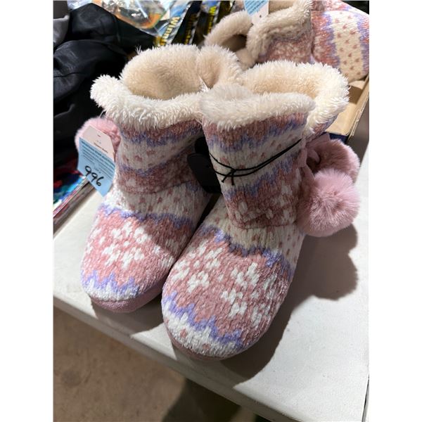 New slippers size 5–6