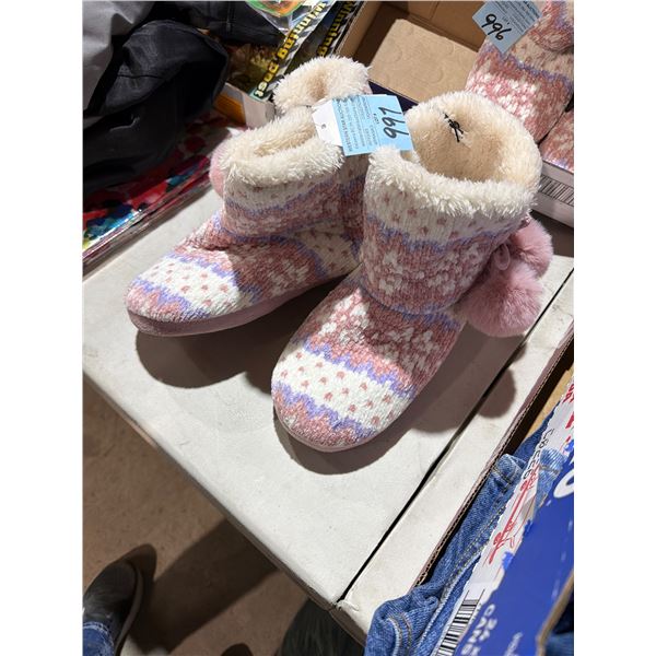 New slippers size 7/8