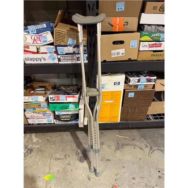 Crutches adjustable