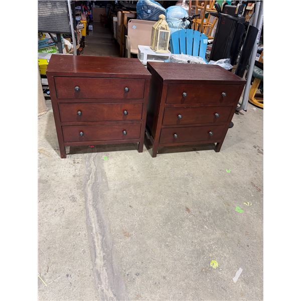 Pair of nightstands 28" x 18" x 28"