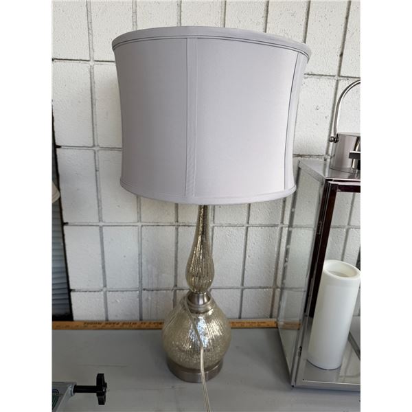 Table lamp