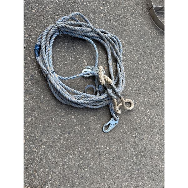 Rope with hooks
