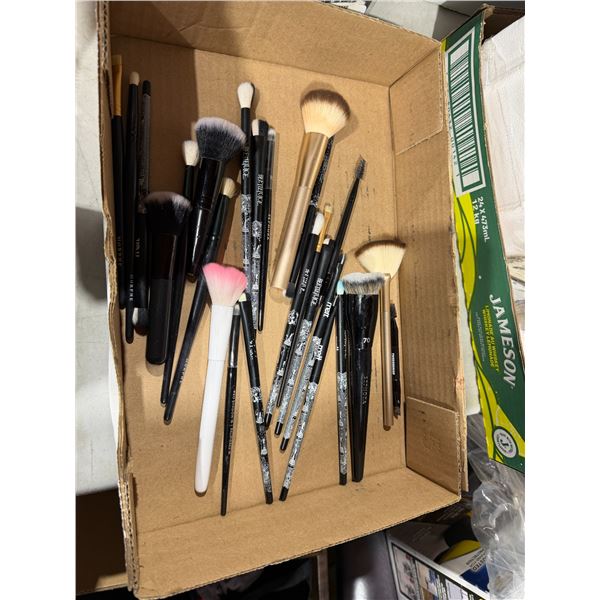 Make up brushes