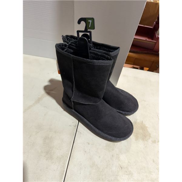 New boots size 7