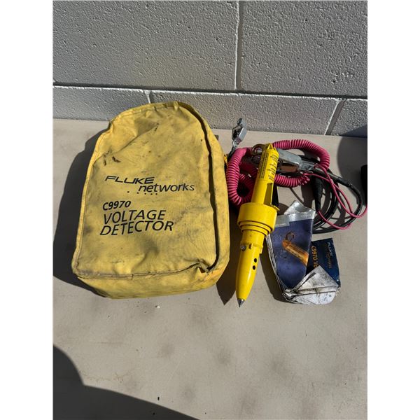 Fluke voltage detector