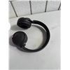 Image 1 : JBL headphones