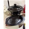 Image 1 : Hamilton Beach crockpot and a roaster