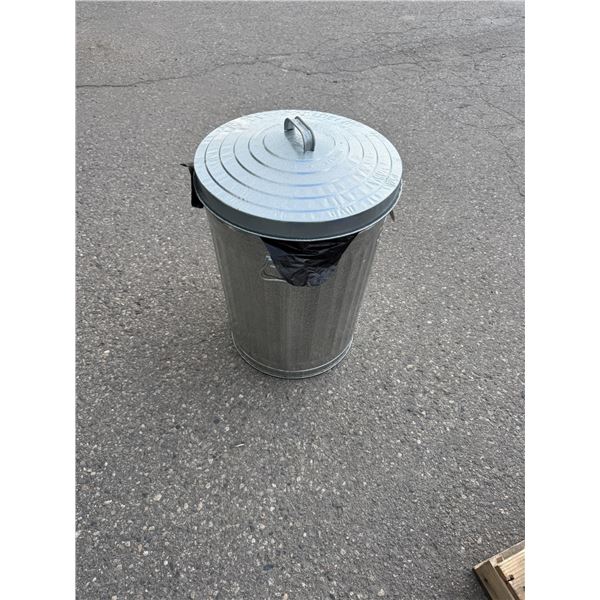 Garbage can
