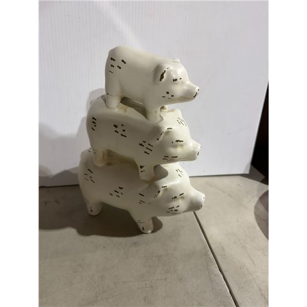 Pig decor