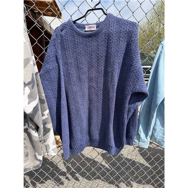 Tundra sweater, Canada large