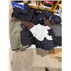 Image 1 : Clothing size medium/large