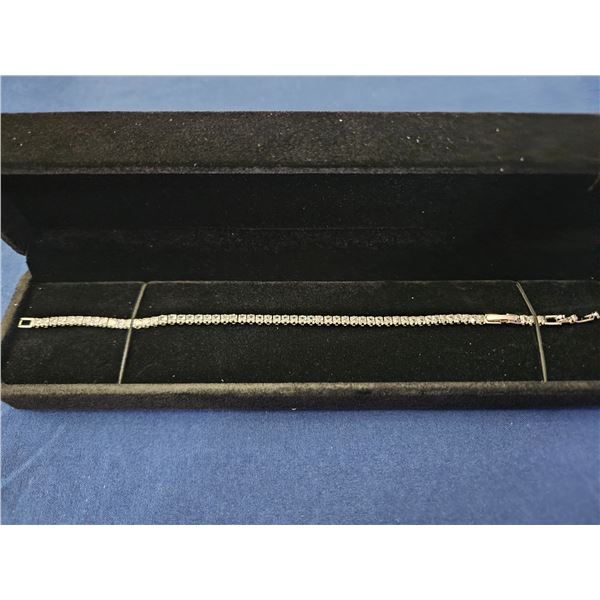 2.5mm Princess cut tennis bracelet 7-8" long