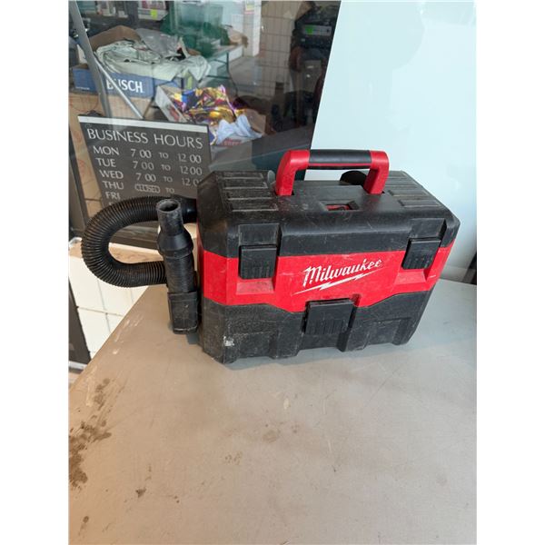 Milwaukee wet/dry vacuum may need work