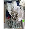 Image 1 : Medium clothing and drawstring bag