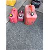 Image 1 : Fuel containers